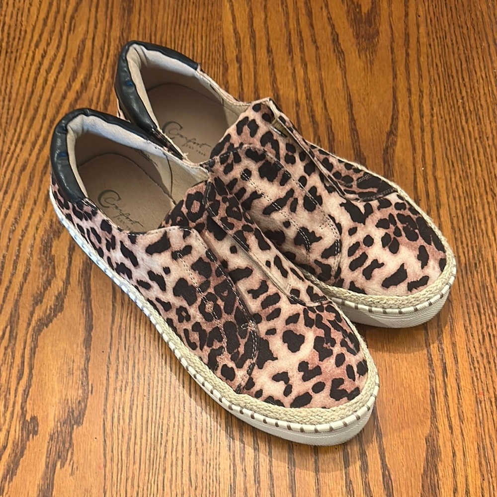 Womens C Comfort EST 1946 Leopard Print Slip-On Shoes size 10